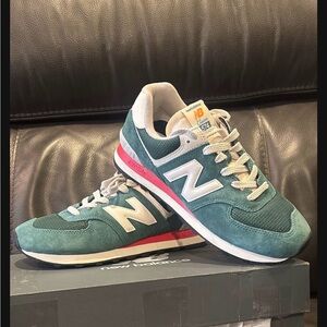 New Balance 574 Women’s Size 8 New Spruce